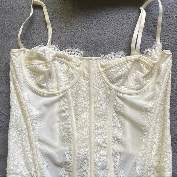 Urban Outfitters Out from under Modern lace corset cream/white - Picture 3 of 12